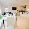 Отель Light & Airy 1bed Barons Court Flat Lift & Balcony, фото 5