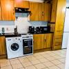 Отель Stunning 3-bed House in London With Free Parking, фото 6