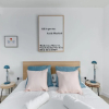 Отель Luxury 1BR Flat w Rooftop Garden, 360° of London, фото 1