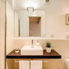 Отель YH Jacuzzi Suite, фото 3