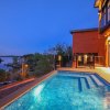 Отель Lux Exec Home HFX Waterfront Pool Hot Tub во Френче-Виллидже