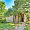 Отель Bryan Home w/ Yard & Deck ~ 4 Mi to Aggieland, фото 1
