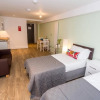 Отель Comfortable studio apartment in central Oldham, фото 5