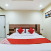 Отель OYO 11233 Krs Nest Luxury Rooms, фото 1