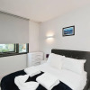 Отель Brand New 1 Bed Apt - Seven Stays Bracknell, фото 3