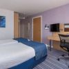 Отель Holiday Inn Express Leigh - Sports Village, фото 6