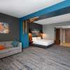 Отель La Quinta Inn & Suites by Wyndham Louisville NE/Old Henry Rd, фото 2