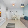 Отель Blue Apartment near Shopping City Brasov, фото 2