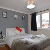 Отель Central 2 Bed 2 Bath Flat with Parking by CozyNest, фото 4