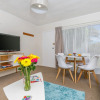 Отель Super 2 bed flat in Remuera, фото 2