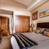 Отель Luxury 3 Bedroom Ski in, Ski out  One Ski Hill Residence Located at the Base of Peak 8 with Hot Tub , фото 20