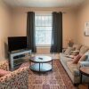 Отель Beautiful 3 Bedroom Home Near Downtown, фото 2