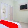 Отель RedDoorz Syariah near Gerbang Tol Krapyak 2 Semarang, фото 4