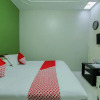 Отель OYO 1361 Singosari Family Residence, фото 13