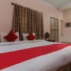 Отель OYO 71148 Meera Guest House, фото 15