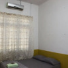 Отель OYO HOME 90307 Kb Guest House, Jln Pcb, фото 3