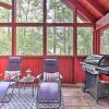 Отель Sevierville Blue Ridge Bungalow w/ Hot Tub, Deck, фото 27