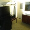 Отель Edgewater Hotel and Suites, фото 1