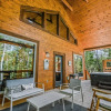 Отель Honeysuckle Hill 2 Bedroom Cabin by RedAwning, фото 49