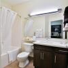 Отель Candlewood Suites Bismarck, an IHG Hotel, фото 10