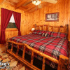 Отель A Mountain Lair 1631 - Two Bedroom Cabin, фото 5