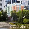 Отель Sheraton Suites Calgary Eau Claire, фото 1