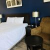 Отель Econo Lodge Inn and Suites, фото 8