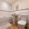 Отель Luxury 2 Bed Apartment Parking by NEC Solihull, фото 9