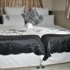 Отель dejazzy guest house в Йоханнесбурге