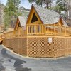Отель Cozy Keystone Cabin: Hot Tub, 3 Mi to Mt Rushmore! в Кистоуне