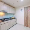 Отель Comfort 1Br Apartment At Pejaten Park Residence, фото 5