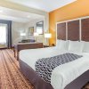 Отель La Quinta Inn & Suites by Wyndham Gonzales TX, фото 13