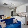 Отель Modern Apartment Just off the Promenade, фото 5