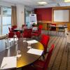 Отель Holiday Inn Express Swindon - West, an IHG Hotel, фото 18