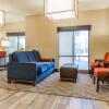 Отель Comfort Suites Fairview Heights, фото 21