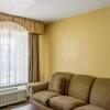 Отель Americas Best Value Inn & Suites - Jackson Coliseum, фото 3