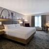 Отель DoubleTree by Hilton St. Louis Airport, фото 32