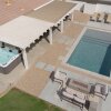 Отель Montego by Avantstay Private Yard w/ Pool & Hot Tub, фото 17