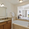 Отель Reunion townhome with 3 bedroom suites, фото 6