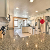 Отель Chic Joshua Tree Pad w/ Mountain Views & Hot Tub, фото 13
