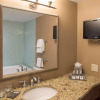 Отель DoubleTree by Hilton Hotel Grand Rapids Airport, фото 18