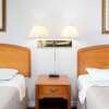 Отель Howard Johnson Express Inn - Niagara Falls, фото 30