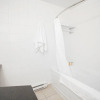 Отель One Bedroom Unit With in Suite Laundry and Parking, фото 3