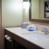 Отель Holiday Inn Express Vancouver-Metrotown (Burnaby), an IHG Hotel, фото 38