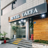 Отель The Oakra Hotel, фото 1