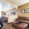 Отель Comfort Suites Portland Airport, фото 39