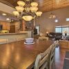 Отель Show Low Family Cabin: Close to Golf & Hiking, фото 8