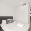 Отель South Brisbane 2 Bedrooms Apartment with Free Parking by KozyGuru, фото 2