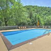 Отель New Listing! Luxe Near Great Smoky Mountains 4 Bedroom Home, фото 13