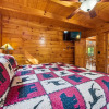 Отель Wilderness Lodge 3 Bedroom Cabin by Redawning, фото 10